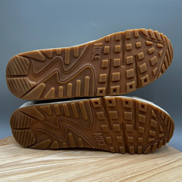 Nike Air Max 90 Futura sneakers in the "Buff Gold" Colorway Womens 10 - Picture 11 of 16